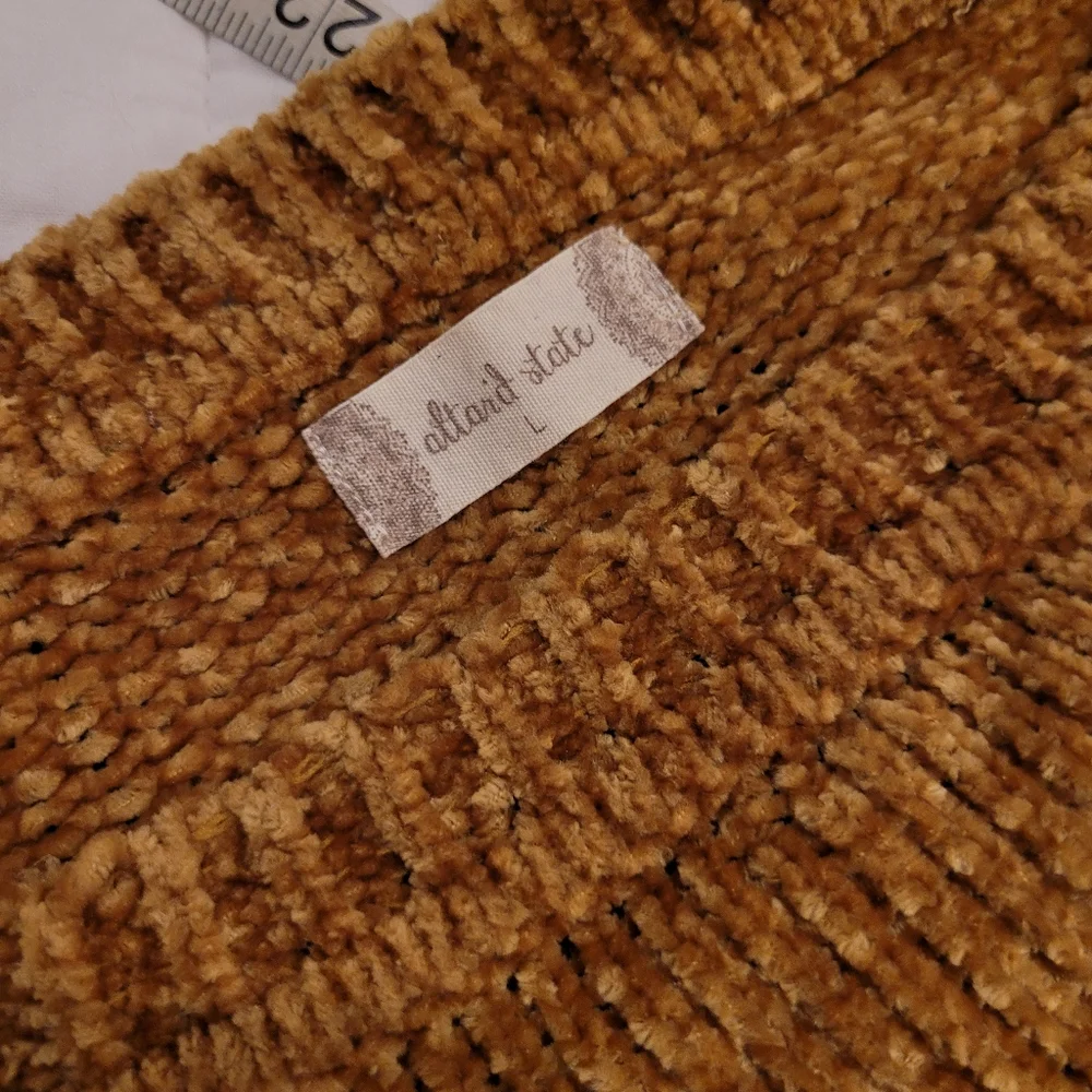 Mustard/Gold chenille hi-lo sweater - Picture 4 of 8